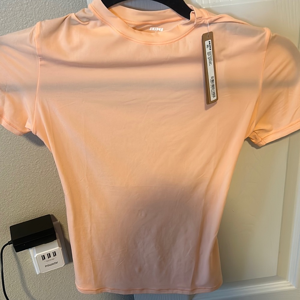 Skims shirt